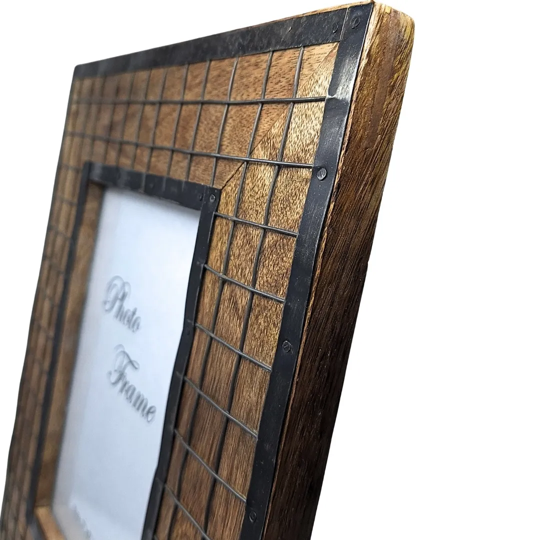 Drewniana ramka na zdjęcia 13 x 18 cm z drewna mango A-1639