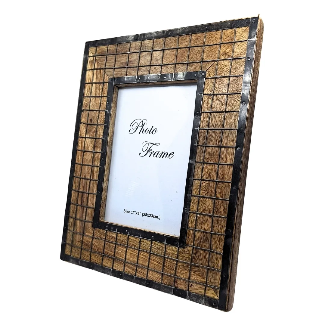 Drewniana ramka na zdjęcia 13 x 18 cm z drewna mango A-1639