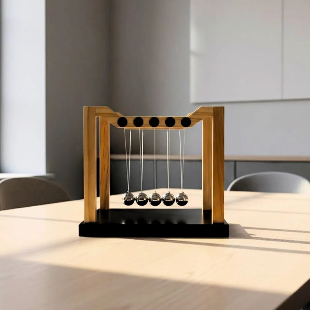 Duże kulki Newtona premium YG130 – drewniana podstawa, stalowe kulki