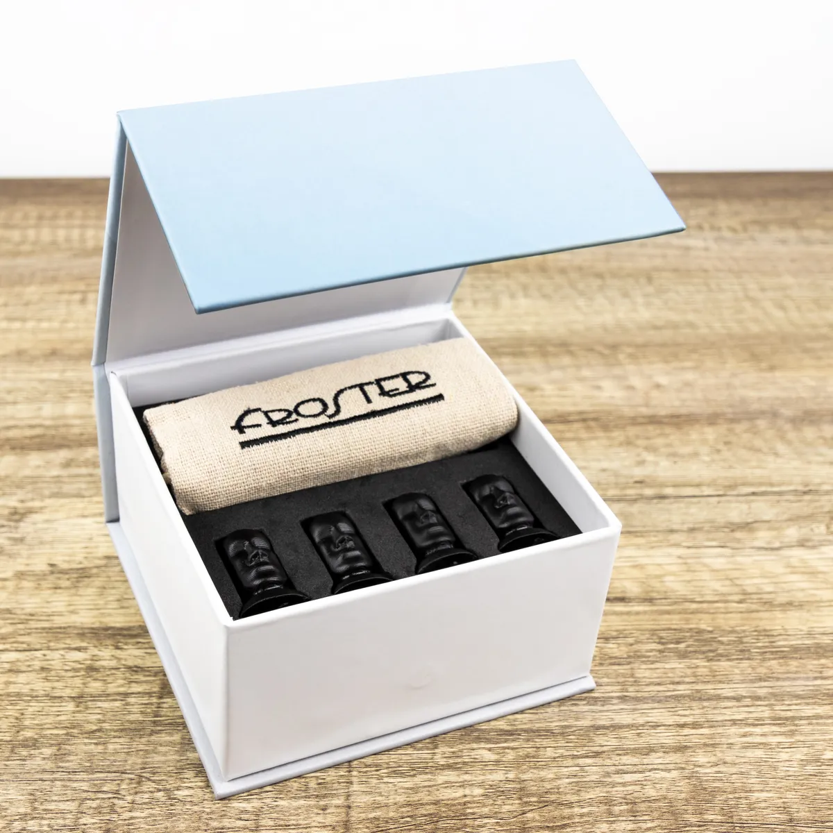 Kamienie Moai do drinków Froster – kamienie chłodzące do whisky