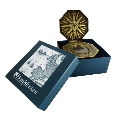 Kompas mosiężny Cardan H43 w drewnianej obudowie