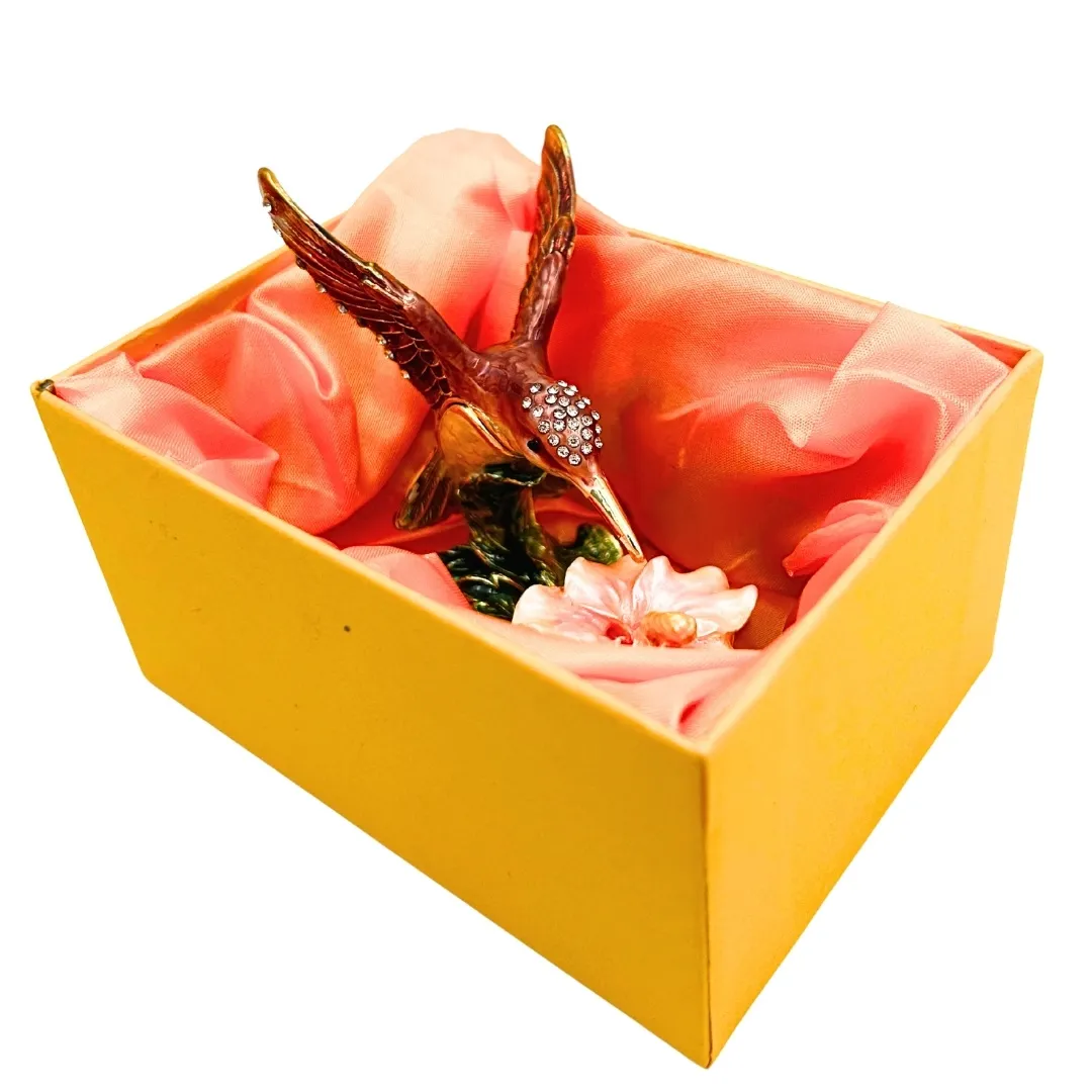 Szkatułka na biżuterię koliber zdobiona kryształkami HX357