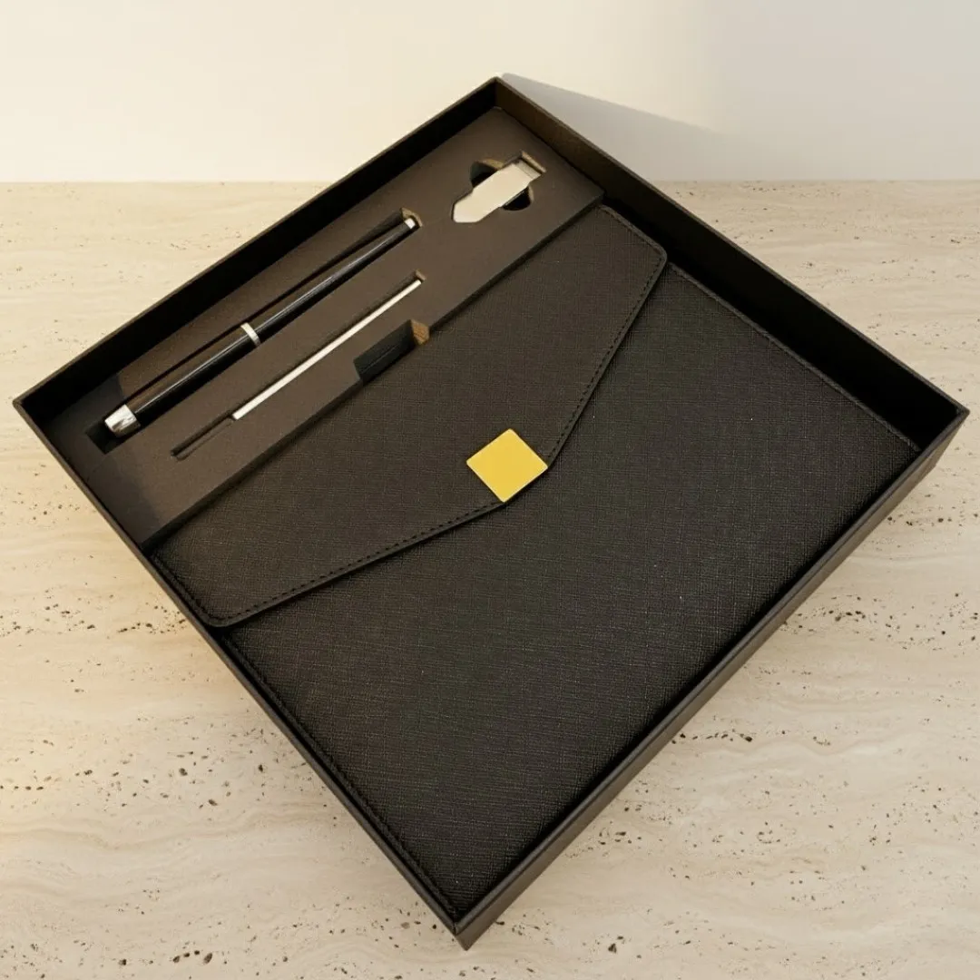 Zestaw prezentowy premium: notes A5, długopis i pendrive 16GB w pudełku czarno-złoty EE9