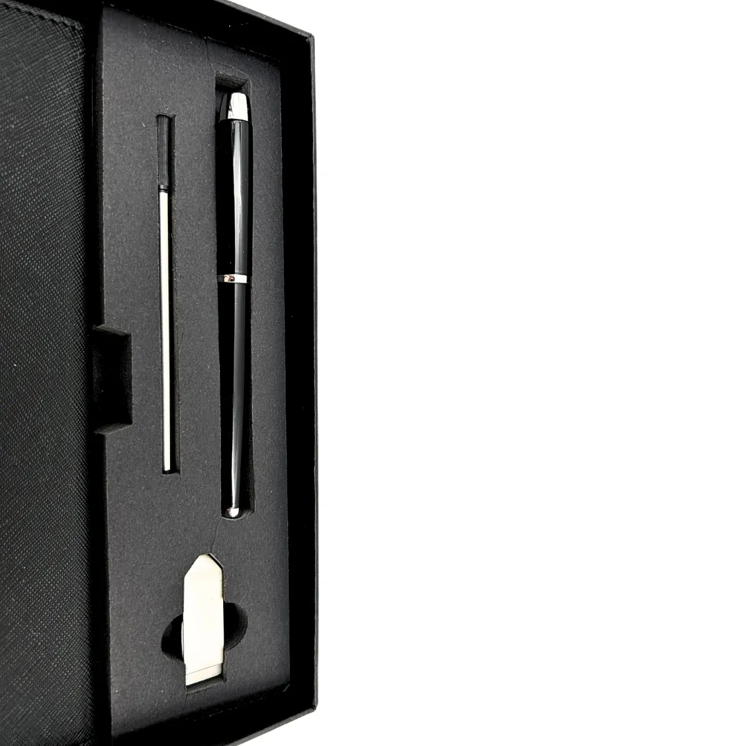 Zestaw prezentowy premium: notes A5, długopis i pendrive 16GB w pudełku czarno-złoty EE9